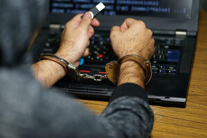 Španska policija: Uhapšena tri proruska hakera, u kući jednog...