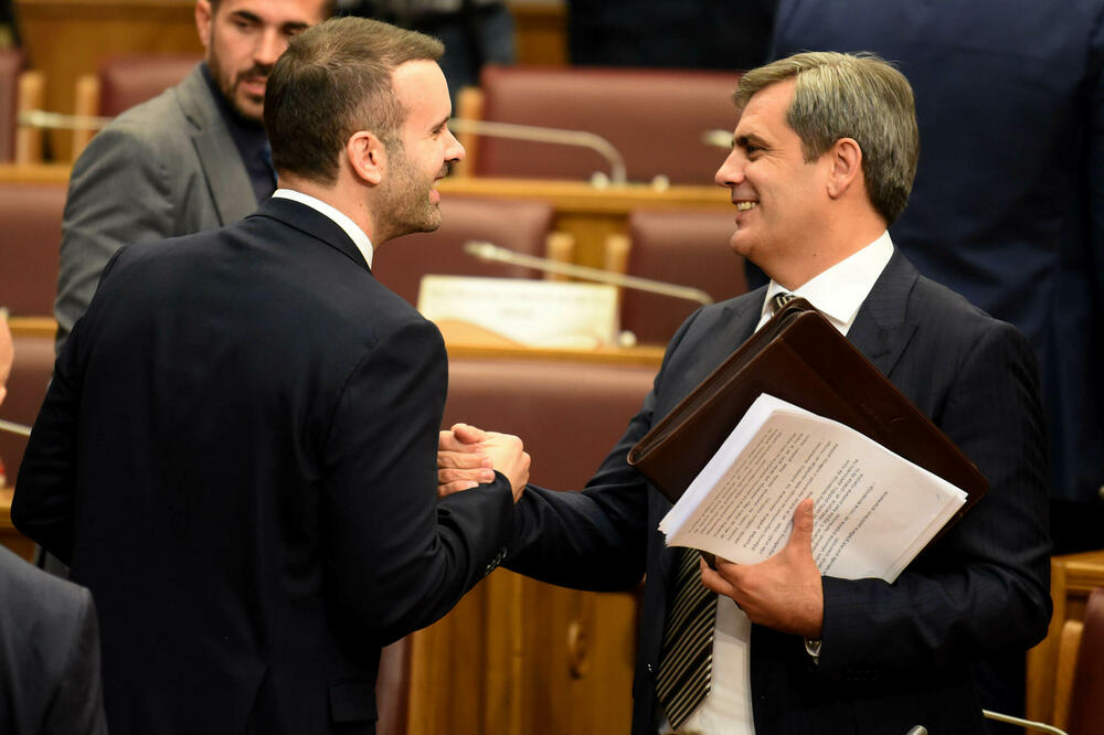 Premijer Milojko Spajić i lider BS-a Ervin Ibrahimović, Foto: Boris Pejović