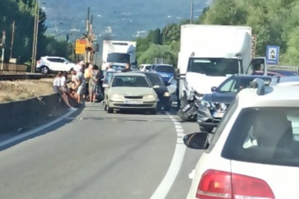 Sa mjesta udesa, Foto: Vajber/PatrolaCG