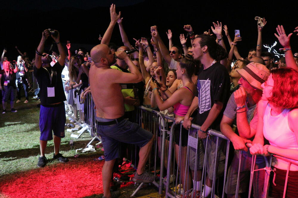 <p>Završeno deseto izdanje festivala na Tjentištu koje će mnogi pamtiti po sjajnom nastupu hrvatskog repera</p>