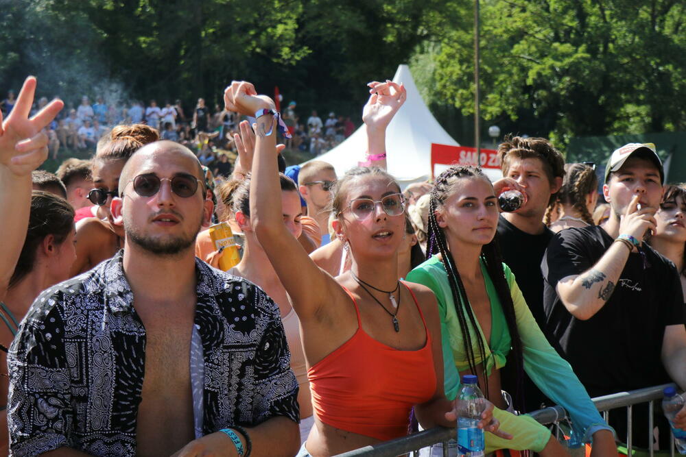 <p>Završeno deseto izdanje festivala na Tjentištu koje će mnogi pamtiti po sjajnom nastupu hrvatskog repera</p>