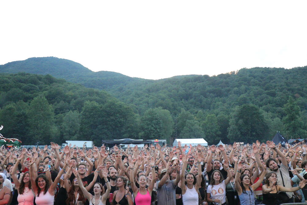 <p>Završeno deseto izdanje festivala na Tjentištu koje će mnogi pamtiti po sjajnom nastupu hrvatskog repera</p>