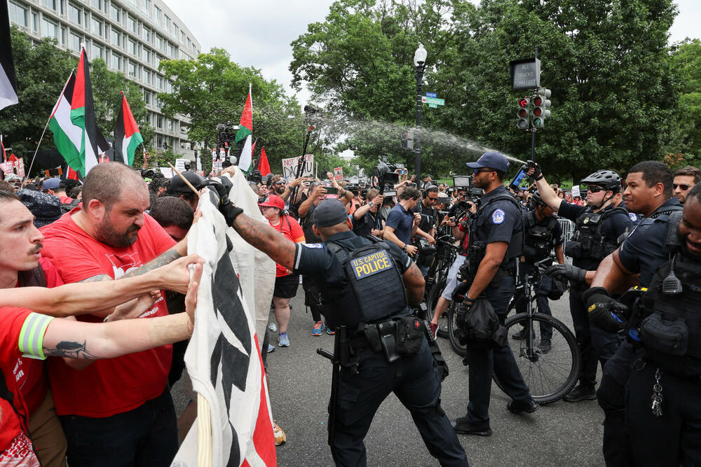 Policija Kapitola upotrijebila je biber sprej protiv propalestinskih demonstranata