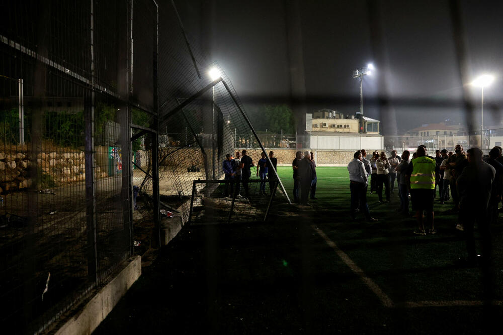 <p>Portparol izraelske vojske Danijel Hagari je kazao da je Hezbolah ispalio raketu na djecu koja su igrala fudbal na sjeveru Izraela, a da je zatim lagao i tvrdio da nije izvršio napad. Glavni portparol Hezbolaha Mohamed Afif rekao je za AP da ta grupa "kategorički poriče da je izvršila napad na Madždal Šams".</p>