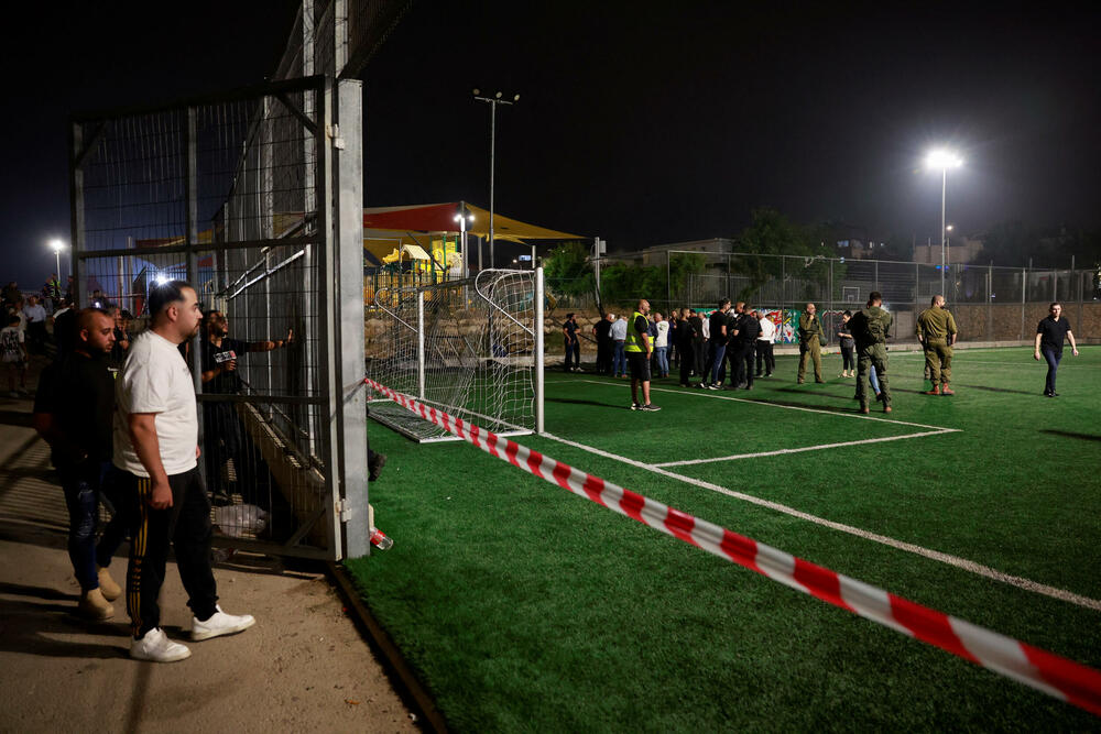 <p>Portparol izraelske vojske Danijel Hagari je kazao da je Hezbolah ispalio raketu na djecu koja su igrala fudbal na sjeveru Izraela, a da je zatim lagao i tvrdio da nije izvršio napad. Glavni portparol Hezbolaha Mohamed Afif rekao je za AP da ta grupa "kategorički poriče da je izvršila napad na Madždal Šams".</p>