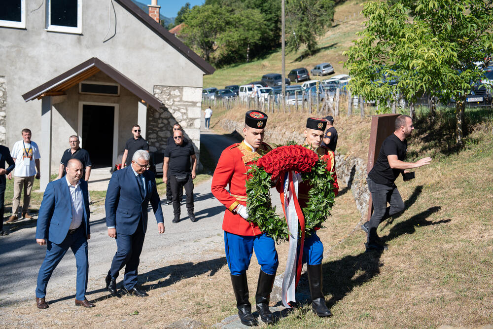 <p>Mandić je kazao da kulturom sjećanja stvaramo čvrst temelj na kojem ćemo graditi bolju i sigurniju budućnost Crne Gore</p>