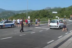 Mještani Crmnice ponovo blokirali tunel Sozina, Plamenac:...