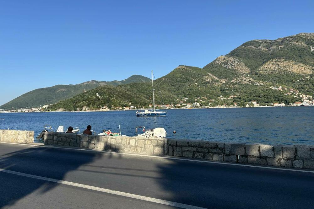 Sanirani parapet na obali: Tivat, Foto: Siniša Luković