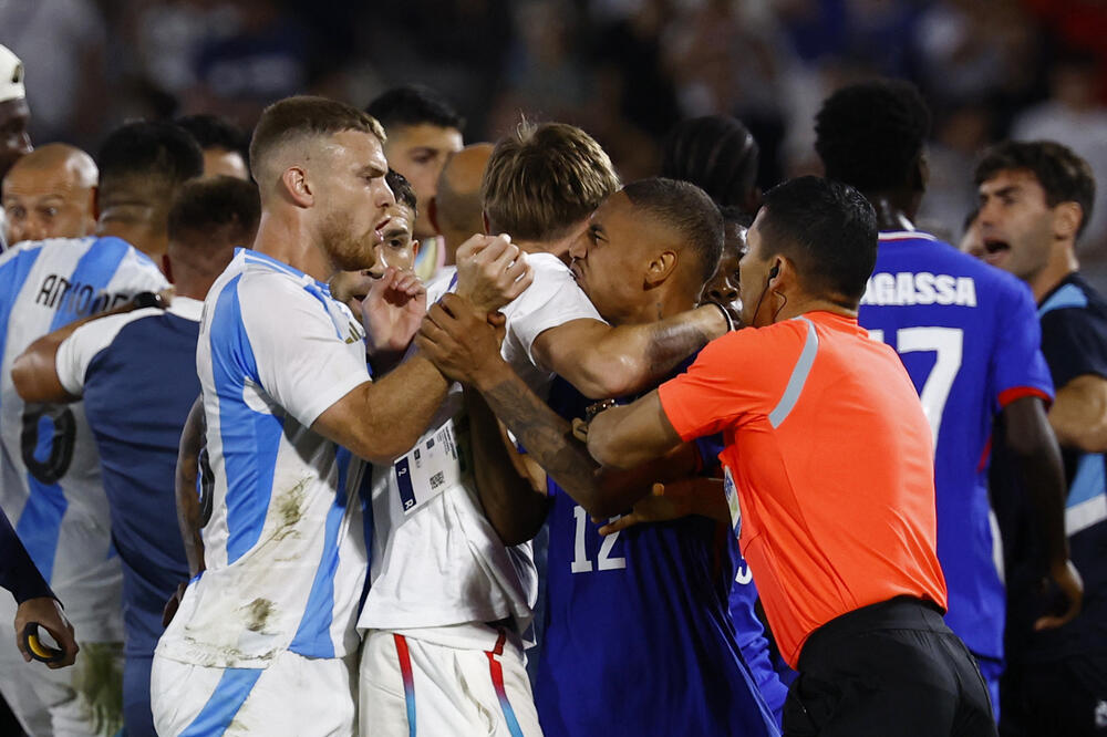 Na kraju utakmice došlo je do tuče igrača Francuske i Argentine, Foto: Reuters