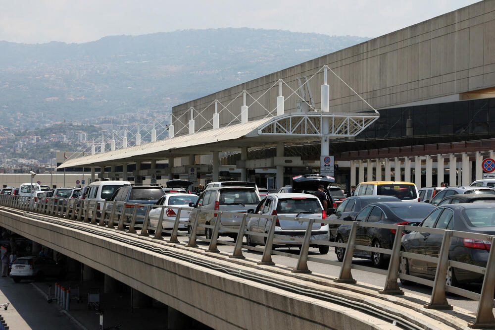 Detalj ispred aerodroma u Bejrutu: Fotografija od 1. avgusta, Foto: Reuters