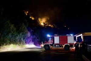 Veliki požar u Reževićima, vatrogasci do jutra gasili