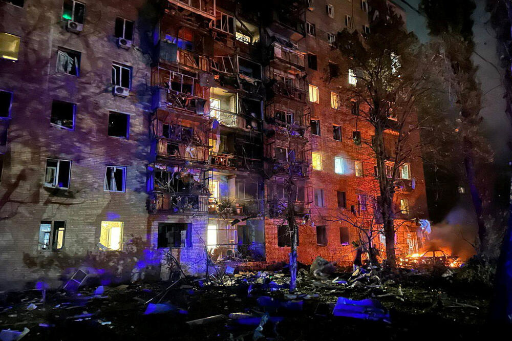 Oštećena stambena zgradu u Kursku, Foto: Reuters