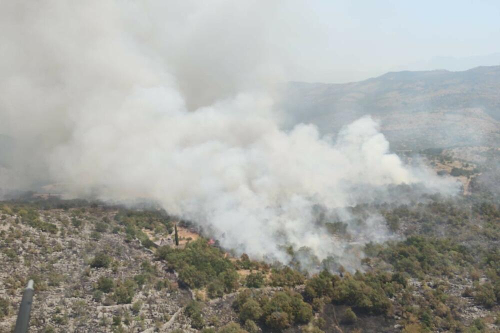 Požar u selu Dečići, Foto: Ministarstvo odbrane