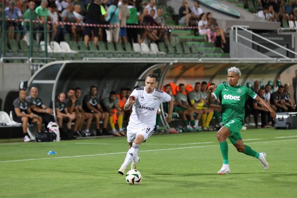 Marko Vešović tokom meča u Razgradu, Foto: Qarabağ FK/Facebook