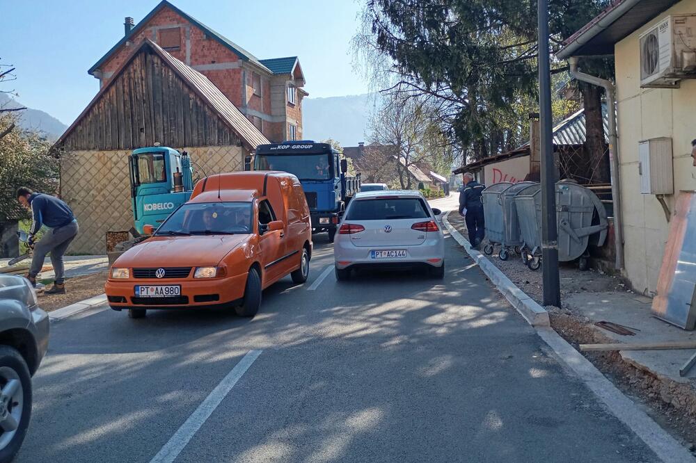 Vozila idu i kroz centar Kolašina, Foto: Dragana Šćepanović