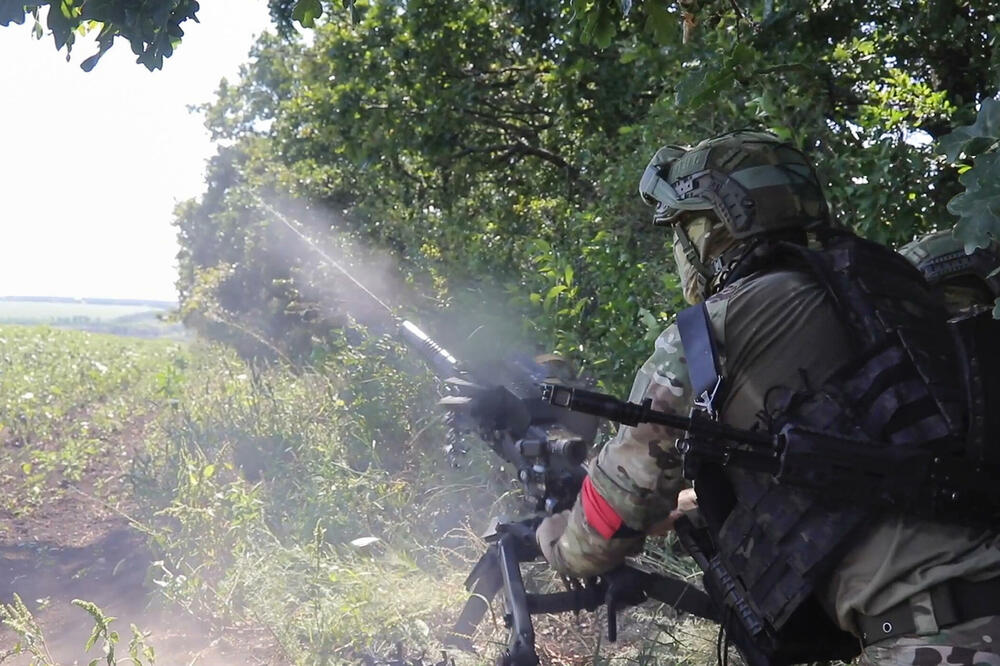 Ruski vojnik na nepoznatoj lokaciji u oblasti Kurska, Foto: Beta/AP