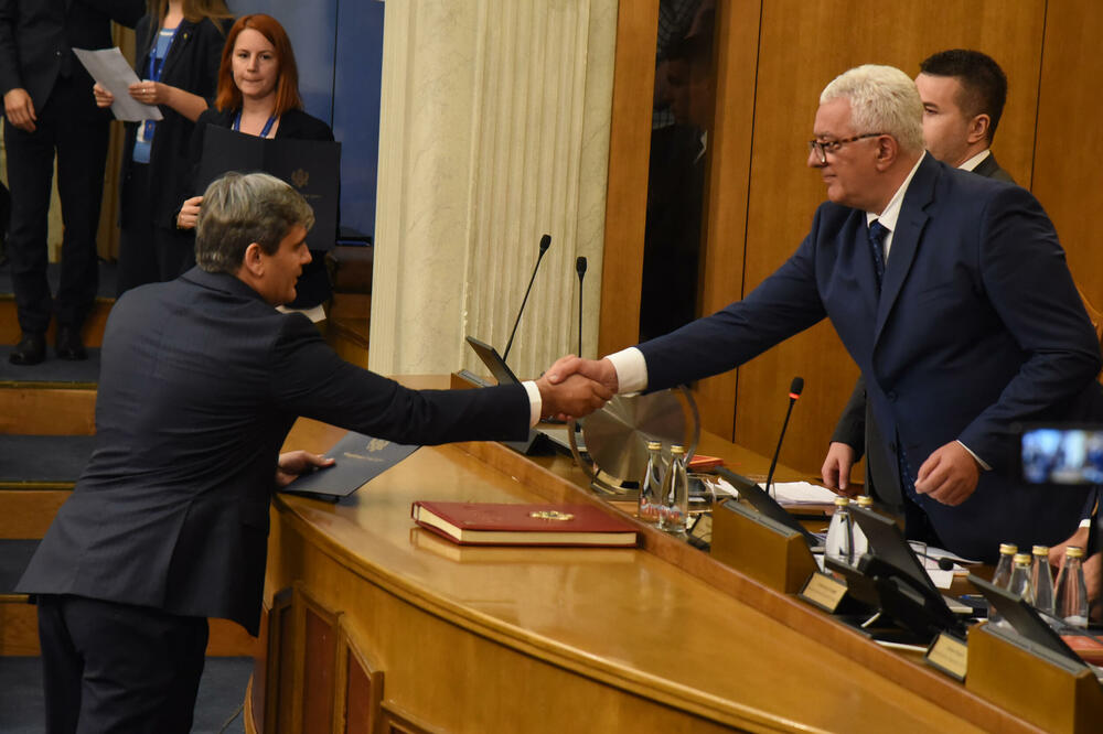 Mandić čestita Ibrahimoviću nakon rekonstrukcije Vlade 25. jula, Foto: Luka Zeković