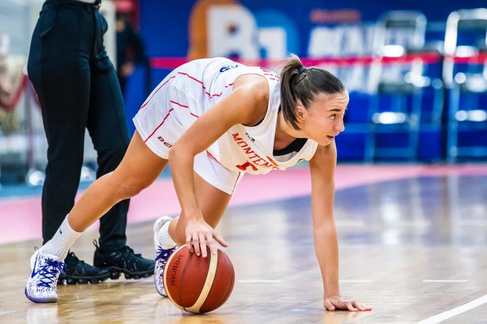 Nakon tri pobjede prvi poraz i oproštaj: Zorana Radonjić na meču sa Južnom Korejom, Foto: FIBA