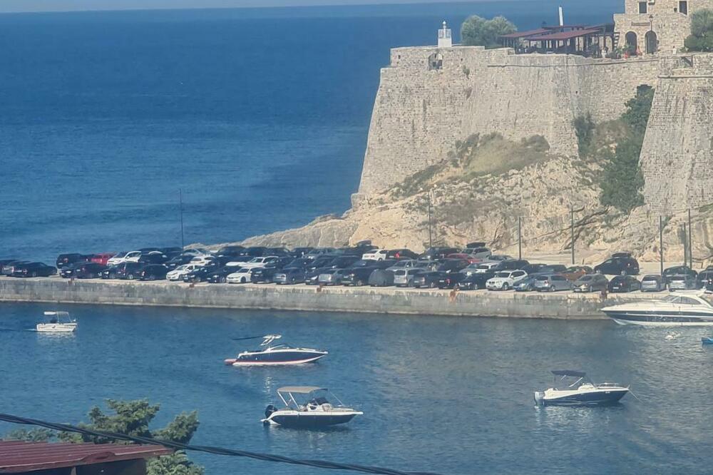 Velika skela i dalje parkiralište, Foto: Samir Adrović