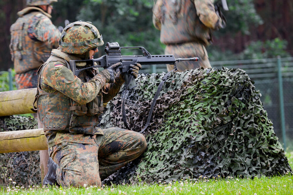 Njemački vojnici u akciji sa puškom "Heckler&Koch" (Ilustracija), Foto: Shutterstock