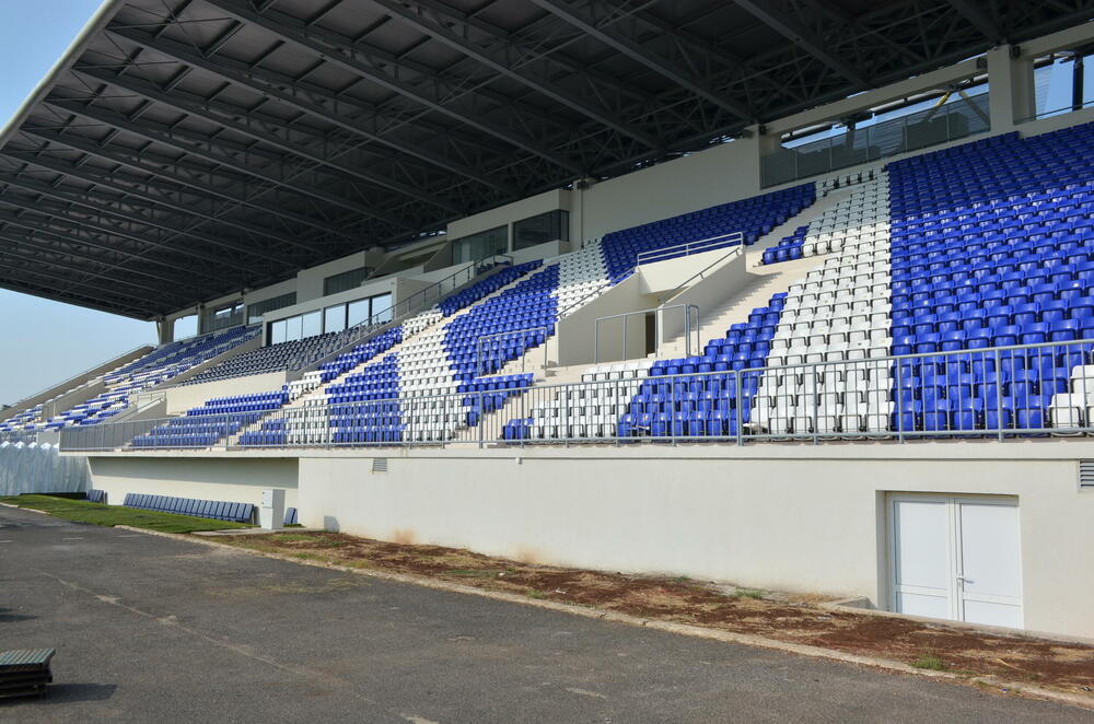 <p>“Vijesti” u posjeti Gradskom stadionu u Nikšiću, gdje će fudbalska reprezentacija Crne Gore 9. septembra dočekati Vels u važnom meču Lige nacija. Prvi put u istoriji “sokoli” će igrati kraj Bistrice, a fudbalska groznica već trese grad podno Trebjese</p>