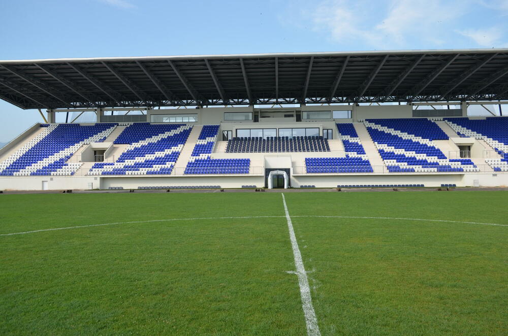 <p>“Vijesti” u posjeti Gradskom stadionu u Nikšiću, gdje će fudbalska reprezentacija Crne Gore 9. septembra dočekati Vels u važnom meču Lige nacija. Prvi put u istoriji “sokoli” će igrati kraj Bistrice, a fudbalska groznica već trese grad podno Trebjese</p>