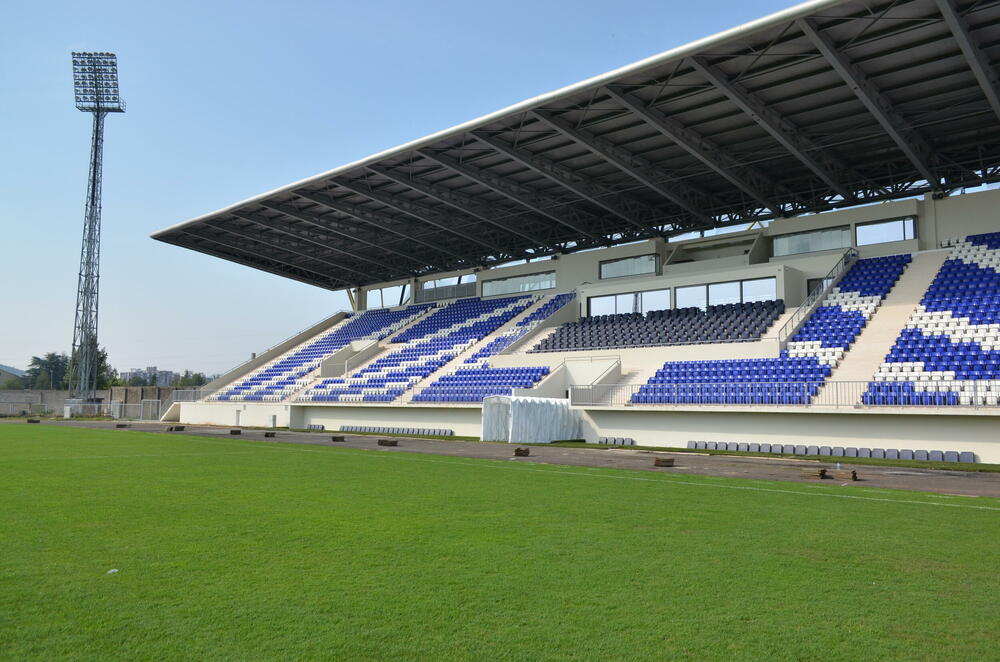 <p>“Vijesti” u posjeti Gradskom stadionu u Nikšiću, gdje će fudbalska reprezentacija Crne Gore 9. septembra dočekati Vels u važnom meču Lige nacija. Prvi put u istoriji “sokoli” će igrati kraj Bistrice, a fudbalska groznica već trese grad podno Trebjese</p>