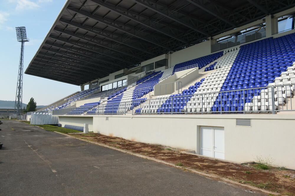 Zapadna tribina stadiona Sutjeske, Foto: Savo Njunjić