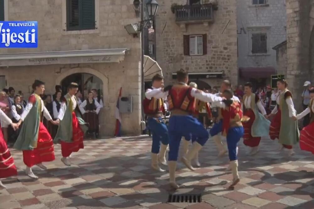 Folkloraši u Kotoru, Foto: Screenshot/TV Vijesti