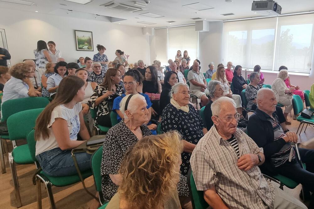 Juče u Domu starih u Podgorici: Korisnici zadovoljni programom, Foto: Nikola Saveljić