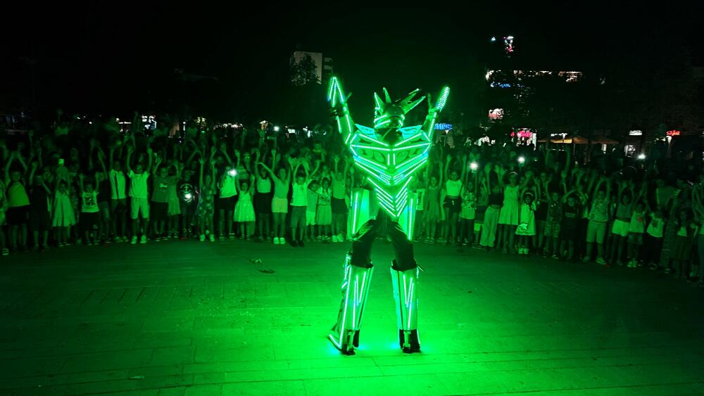 <p>U Nikšiću održano treće izdanje dvodnevnog festivala “Korzo”, uz cirkus animatore i muzičare</p>