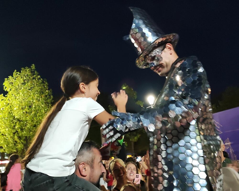 <p>U Nikšiću održano treće izdanje dvodnevnog festivala “Korzo”, uz cirkus animatore i muzičare</p>