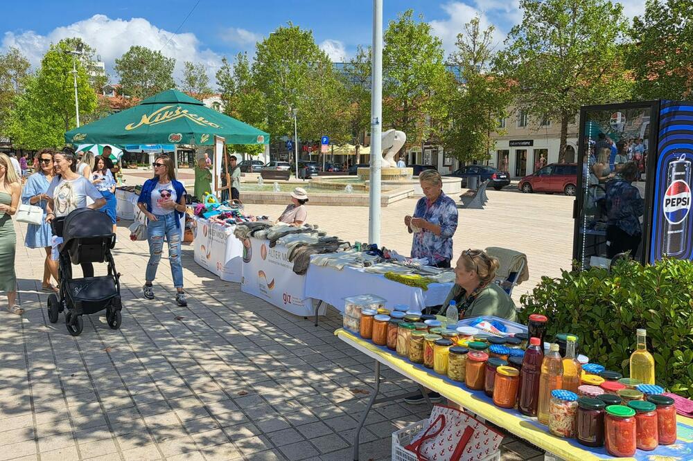 Sa nikšićkog bazara, Foto: Svetlana Mandić