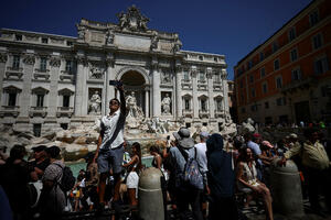 Rim priprema naplatu prilaska Fontani di Trevi