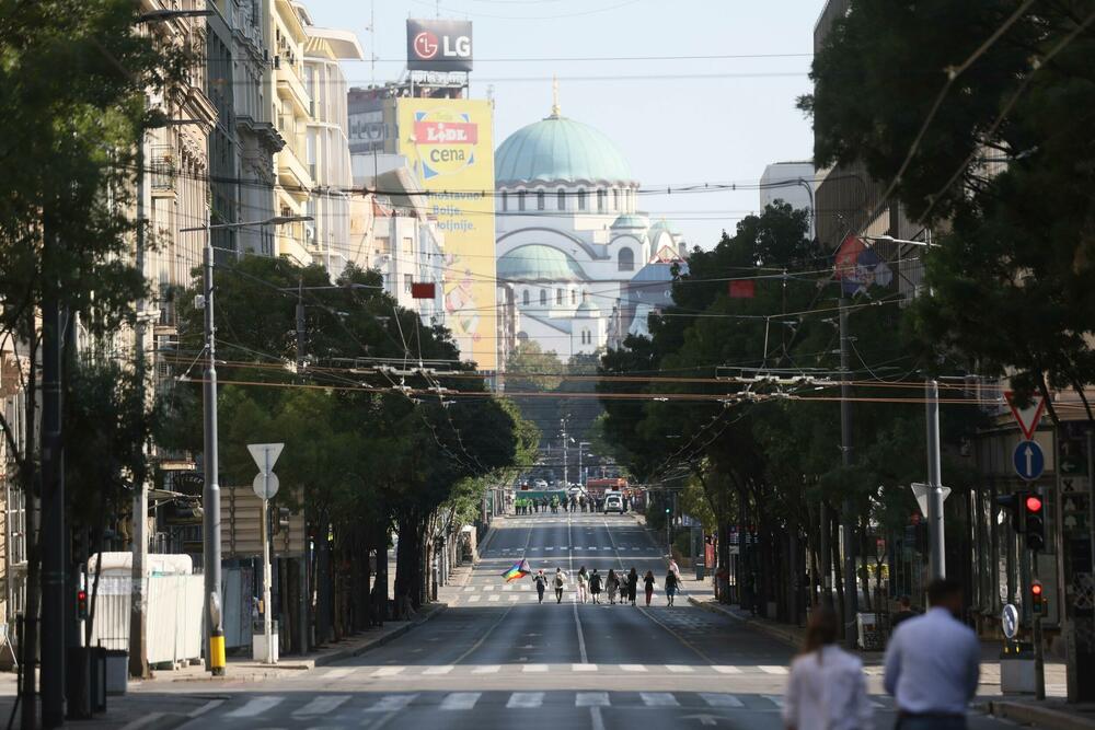 <p>Sa skupa je ponovo zatraženo usvajanje Zakona o istopolnim zajednicama i Zakona o rodnom identitetu i pravima interseks osoba, brza i adevkatna reakcija državnih organa i javna osuda predstavnika vlasti na govor mržnje i zločine motivisane mržnjom prema LGBTI+ zajednici, kao i usvajanje lokalnih akcionih planova za LGBTI+ zajednicu</p>