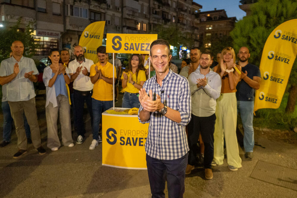 <p>"Pristojnost razum i stručnost je osnovna ideja vodilja naše kampanje i zbog toga čini mi se ćemo biti najpozitivnije iznenađenje i da će zaista vlast nakon 29. septembra zavisiti od Evropskog saveza. Ako tako bude ja vam garantujem da će Podgorica biti grad za primjer”</p>