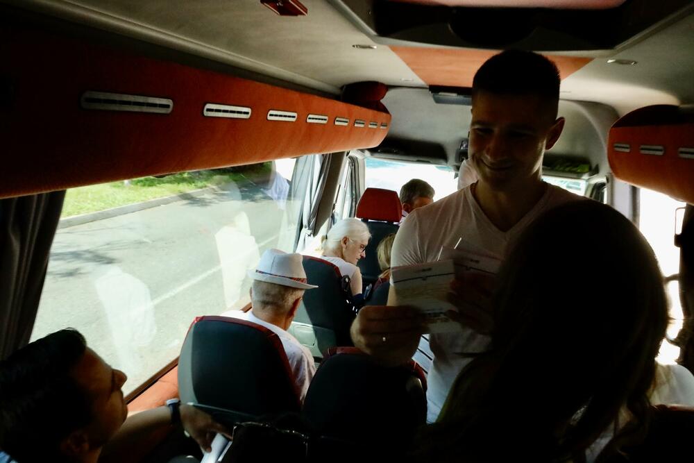 <p>"Imali smo primjedbu i iz Bloka VI da autobus na toj relaciji saobraća svega do Pravnog fakulteta pa moramo napraviti ekstenziju te linije do Gimnazije", kazao je Abdić</p>