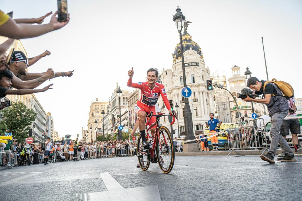 Madrid se još jednom poklonio velikom Rogliču, Foto: La Vuelta (X)