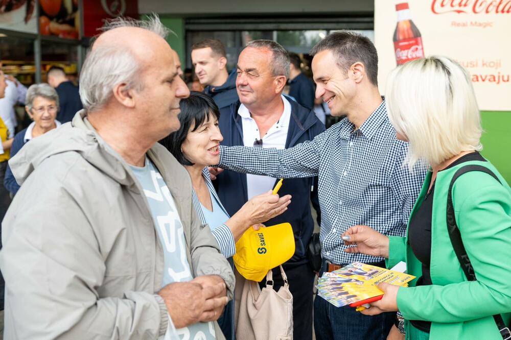 <p>"U narednom periodu mi ćemo subvencije za mlijeko povećati na 12 centi, jer proizvodnja mlijeka u glavnom gradu je značajna, a podrška Glavnog grada minimalna", istakao je Budimir Mugoša, kandidat za odbornika na listi "Evropski savez – Boris Mugoša (SDP, SD, LP i građani) – Podgorica za primjer"</p>