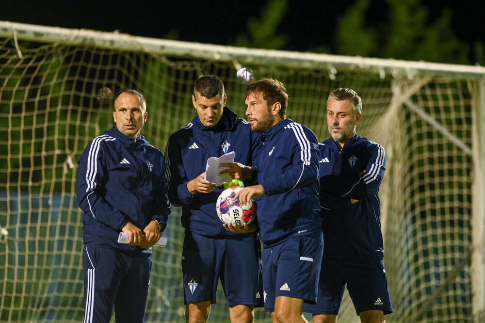 Brnović sa saradnicima, Foto: FK Budućnost