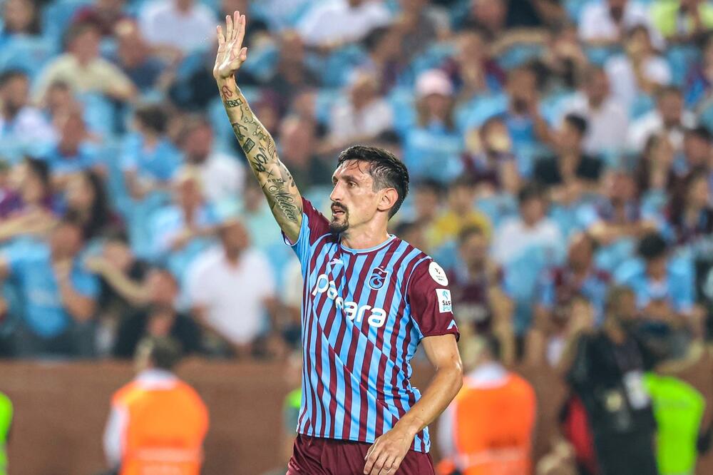 Savić je tražio izmjenu zbog povrede, Foto: Trabzonspor/X