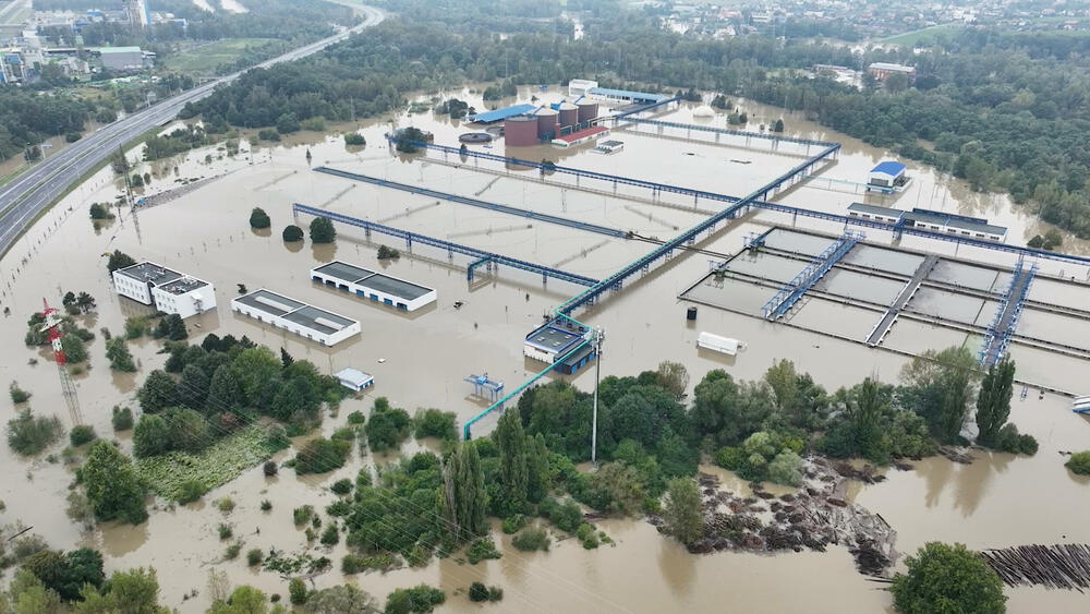 <p>Najmanje 17 ljudi poginulo je u poplavama od Rumunije do Poljske u proteklih nekoliko dana</p>