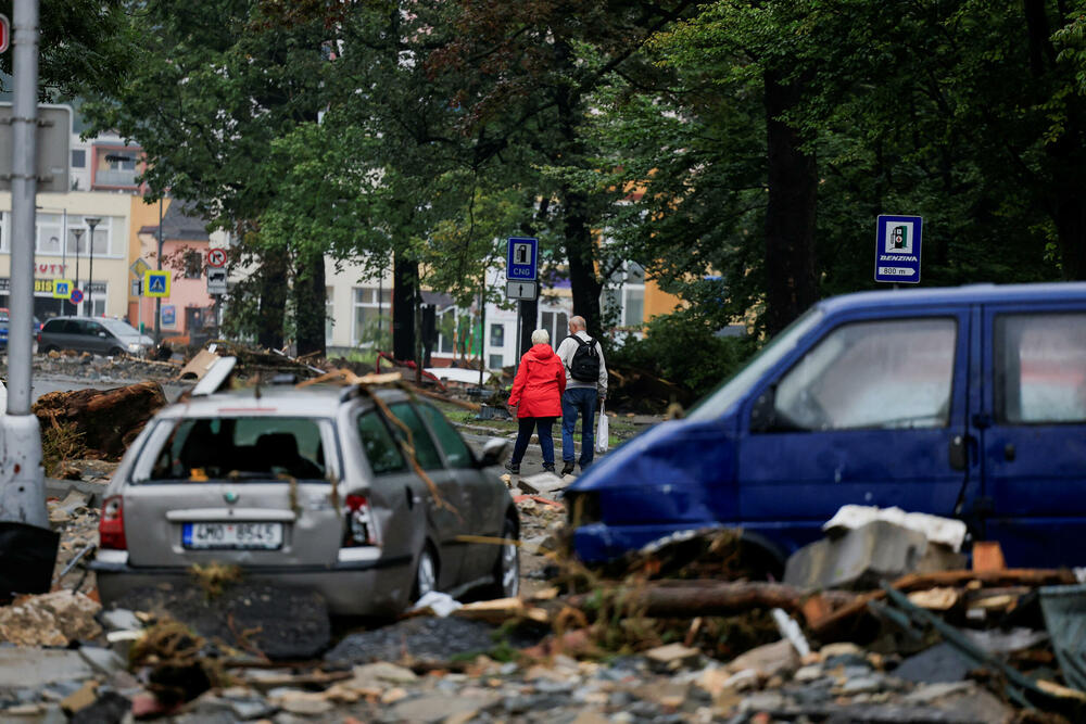 <p>Najmanje 17 ljudi poginulo je u poplavama od Rumunije do Poljske u proteklih nekoliko dana</p>