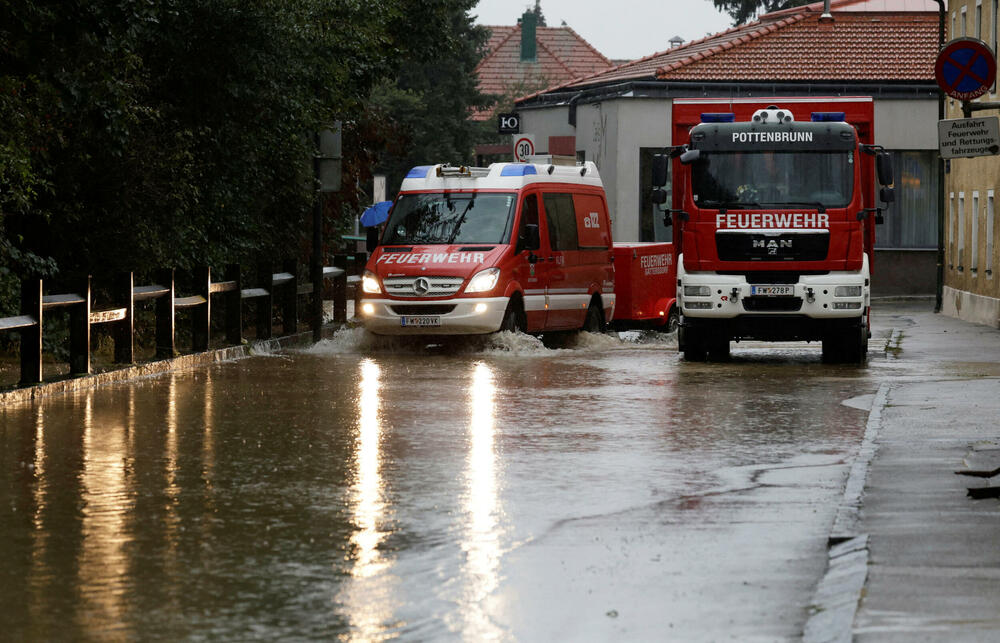 <p>Najmanje 17 ljudi poginulo je u poplavama od Rumunije do Poljske u proteklih nekoliko dana</p>