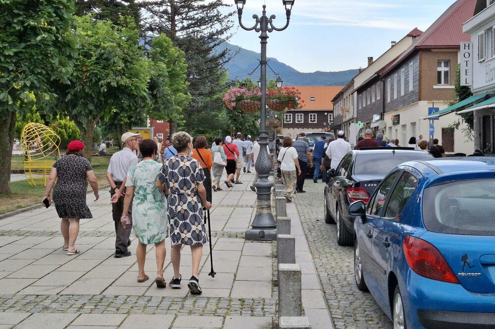 Biće para i za ozelenjavanje šetališta pored Tare, Foto: Dragana Šćepanović