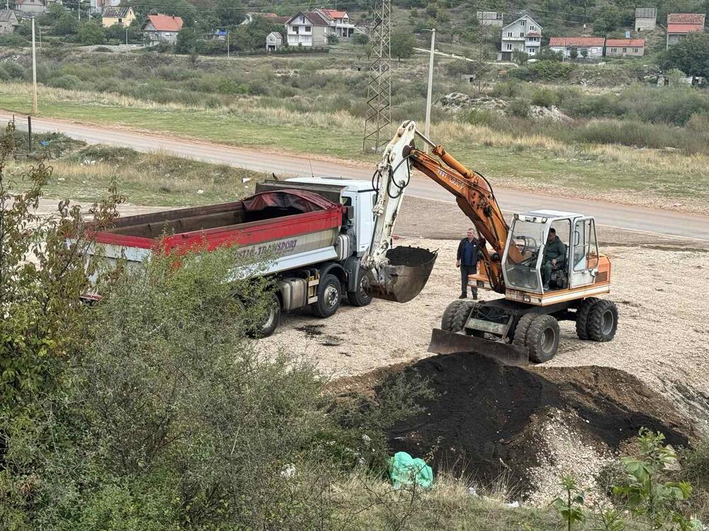 Ispod Trebjese počelo odvoženje grita