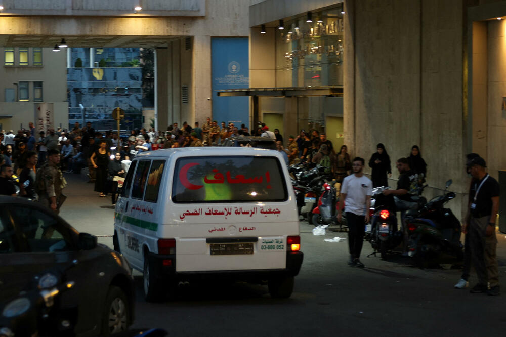 Ambulantno vozilo u Libanu, Foto: Reuters