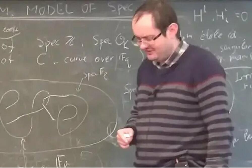 Nikolaj Durov drži predavanje o matematičkim modelima, Foto: ©YouTube/Lectorium