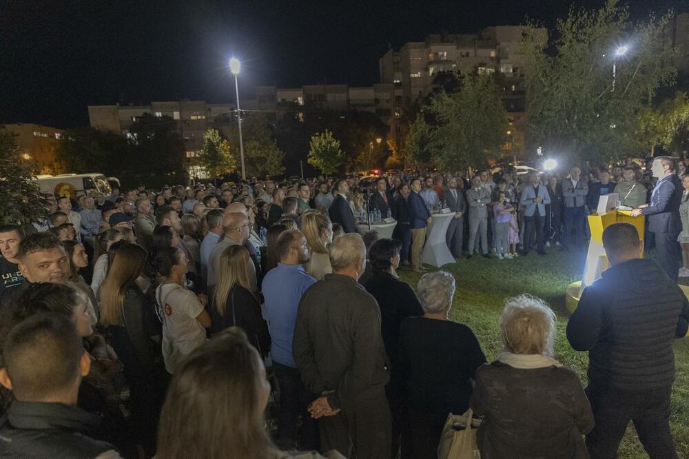 Sa skupa, Foto: Evropa sad-Demokrate-Još jače-prof. dr Saša Mujović