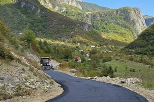 Počelo asfaltiranje puta Liješnje - Velje Duboko